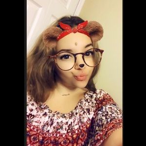 Meet your Posher, Aisha